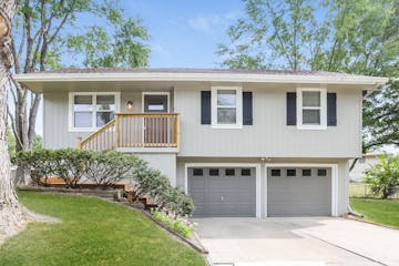 1435 PARK CIR LIBERTY, MO 64068